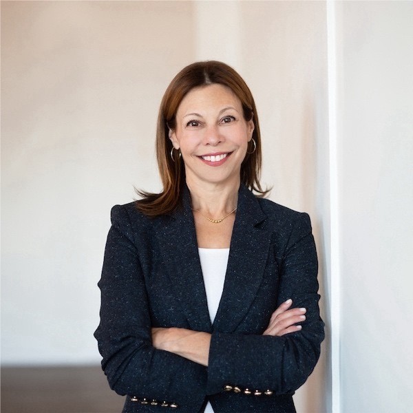 kerriwarner headshot